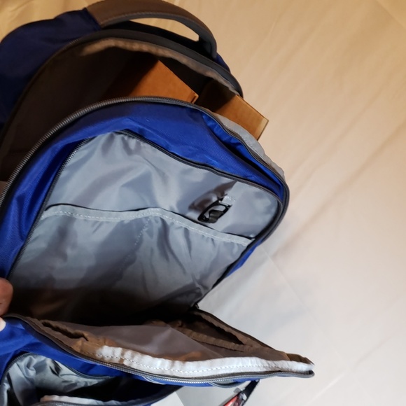 🎁SOLD OUT🎁TEAM HUSTLE 3 UNDER ARMOUR - Picture 6 of 8